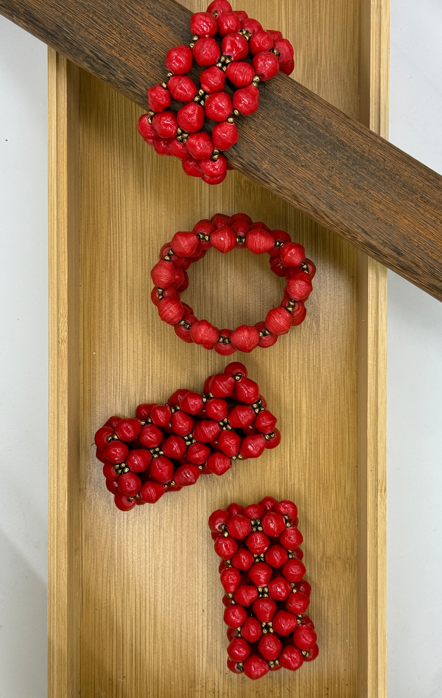 Stretch Paper Bead Bracelet